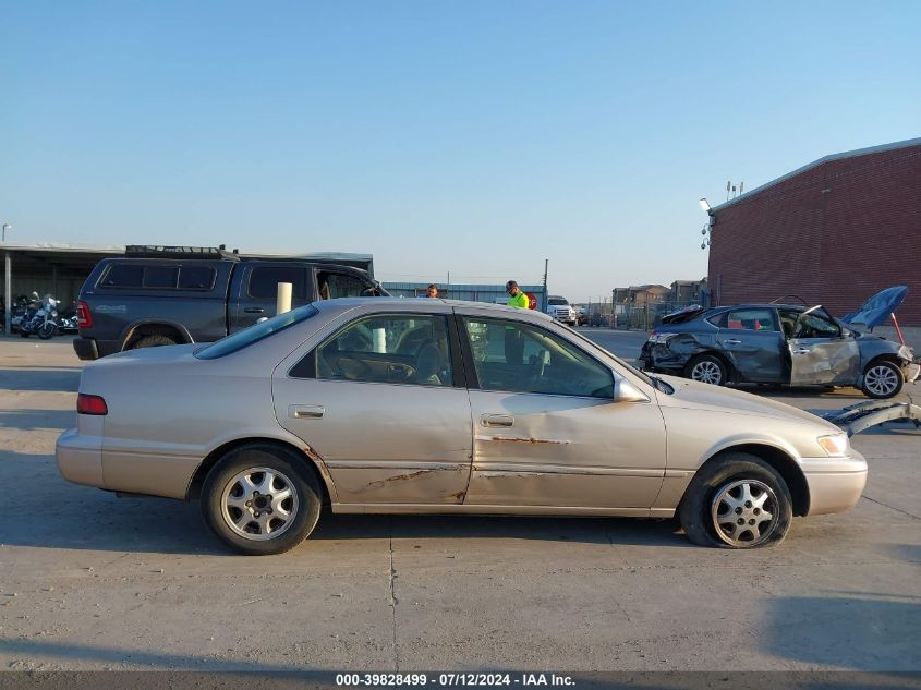 1999 Toyota Camry Le VIN: JT2BG28K2X0303905 Lot: 39828499