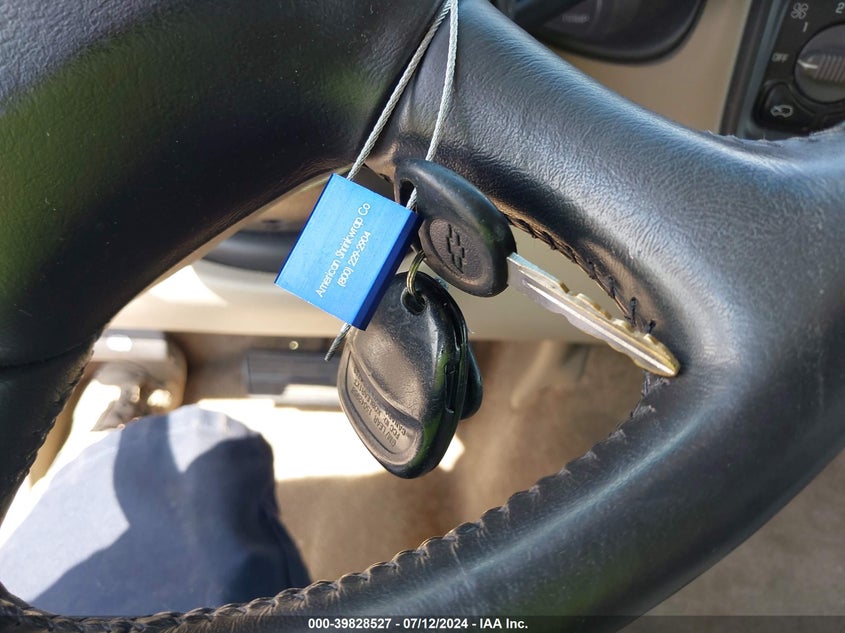 2002 Chevrolet Suburban 1500 Ls VIN: 1GNEC16Z82J153979 Lot: 39828527