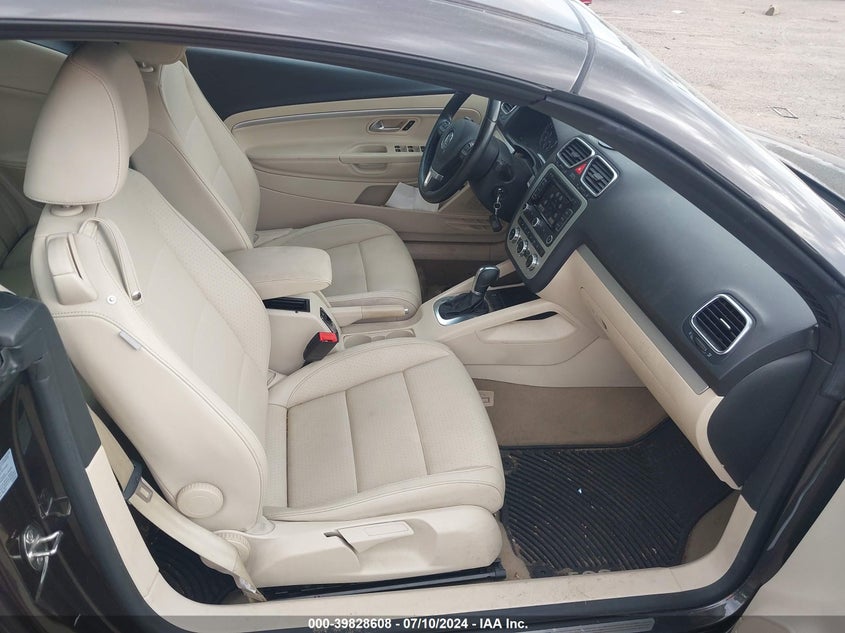 2014 VOLKSWAGEN EOS KOMFORT/SPORT - WVWBW8AH0EV001203