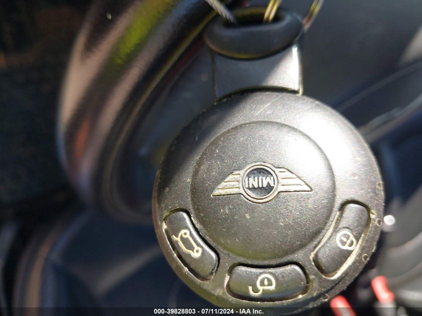 2010 Mini Cooper VIN: WMWMF3C57ATZ26434 Lot: 39828803