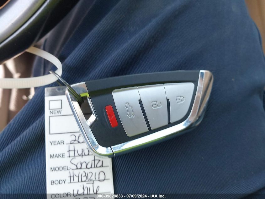 2013 Hyundai Sonata Hybrid VIN: KMHEC4A44DA101737 Lot: 39891454