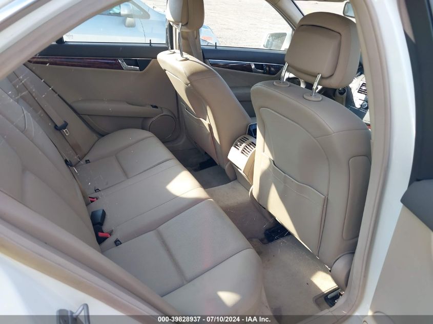WDDGF8BB5AR105727 2010 Mercedes-Benz C 300 Luxury 4Matic/Sport 4Matic
