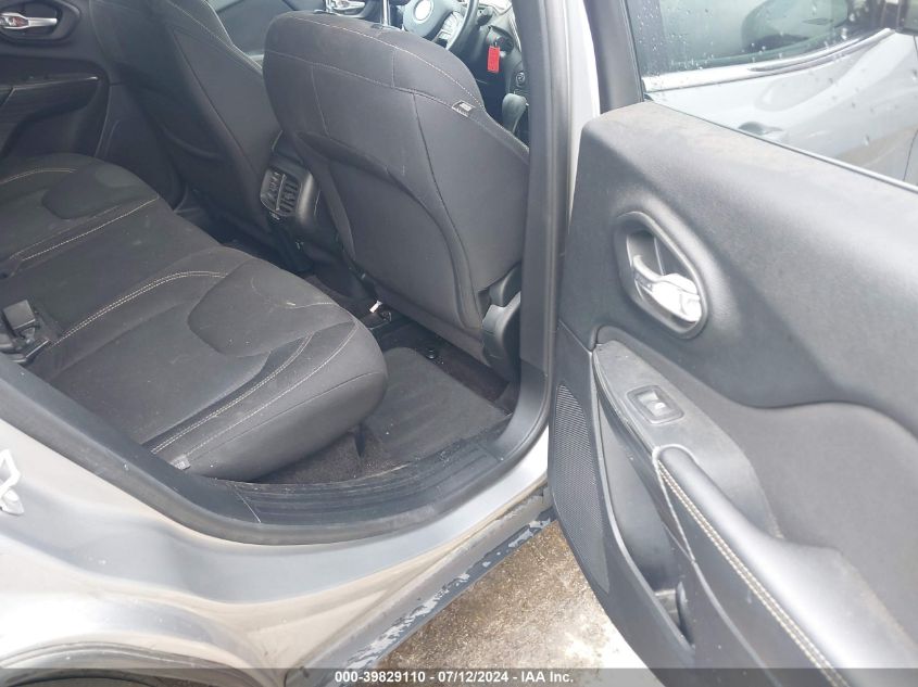 2016 Jeep Cherokee Latitude VIN: 1C4PJLCBXGW302607 Lot: 39829110