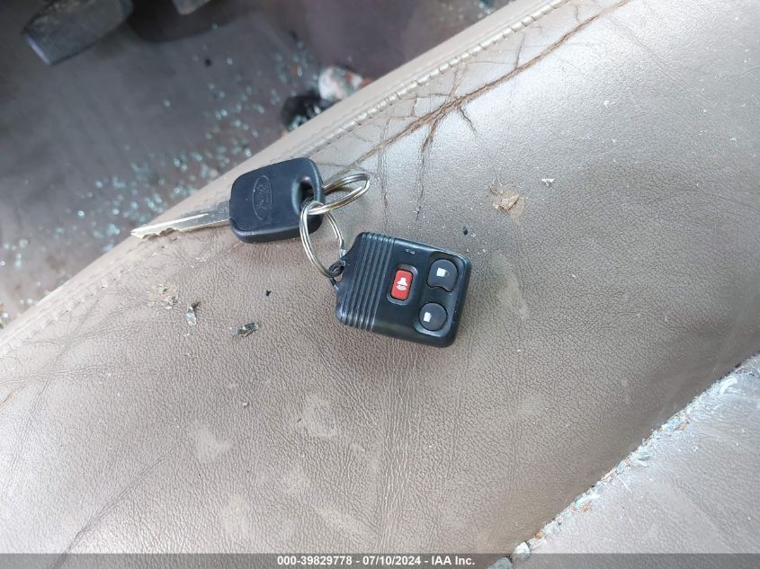 2000 Ford Excursion Limited VIN: 1FMNU43S9YED79038 Lot: 39829778