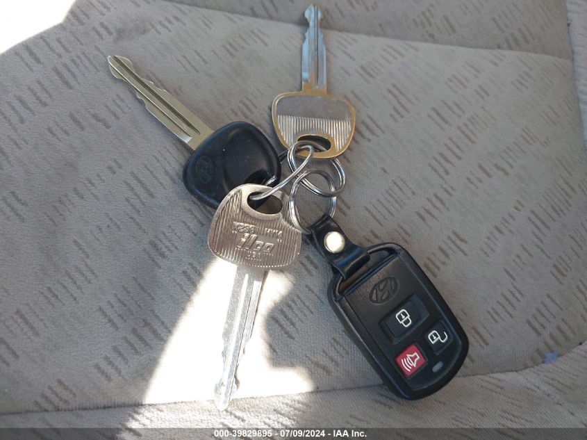 2005 Hyundai Elantra Gls/Gt VIN: KMHDN46D65U006904 Lot: 39829895