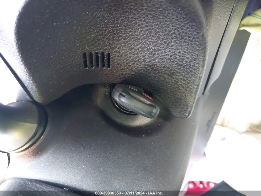 2019 TOYOTA COROLLA LE - 5YFBURHE3KP898684