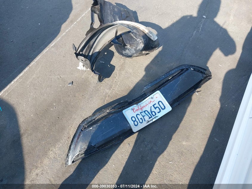 2019 TOYOTA COROLLA LE - 5YFBURHE3KP898684