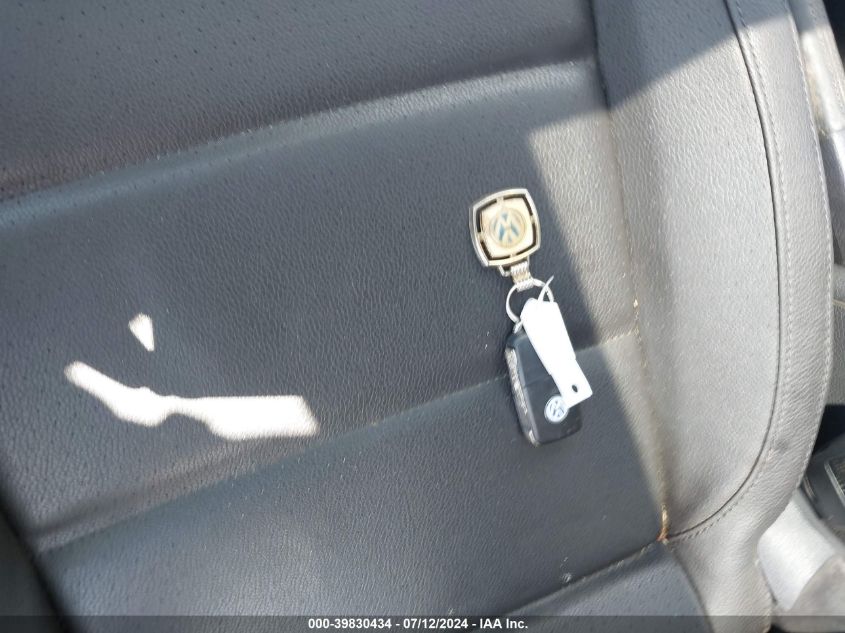 2008 Volkswagen Eos Turbo/Komfort VIN: WVWAA71F08V026271 Lot: 39830434