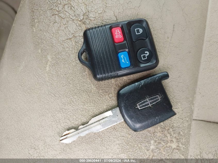 2007 Lincoln Navigator Ultimate VIN: 5LMFU27557LJ02858 Lot: 39830441