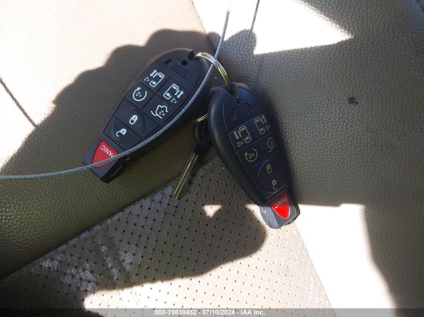 2011 Chrysler Town & Country Touring-L VIN: 2A4RR8DG5BR781572 Lot: 39830452