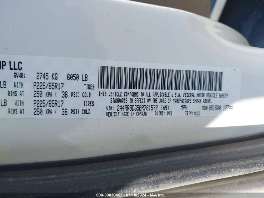 2011 Chrysler Town & Country Touring-L VIN: 2A4RR8DG5BR781572 Lot: 39830452