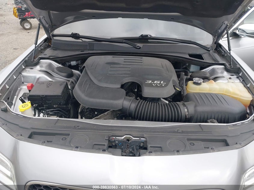 2018 Chrysler 300 Limited VIN: 2C3CCAKG4JH160405 Lot: 39830563