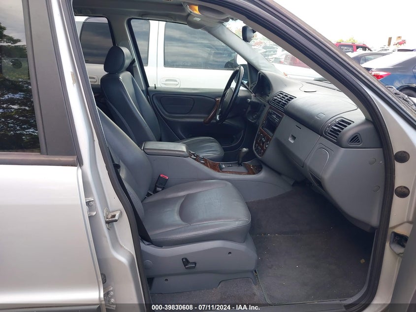 1999 Mercedes-Benz Ml 320 VIN: 4JGAB54E4XA125908 Lot: 39830608