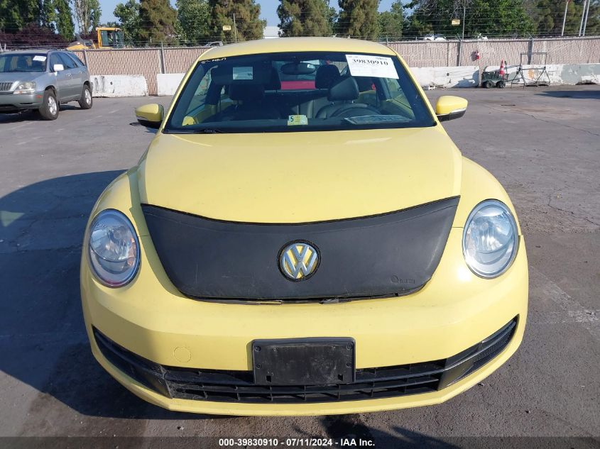 2012 Volkswagen Beetle 2.5L VIN: 3VWJP7AT2CM640341 Lot: 39830910