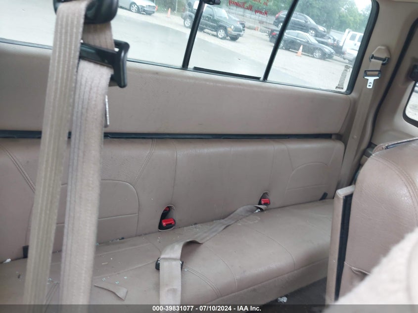 1999 Ford F-250 Lariat/Xl/Xlt VIN: 1FTNX21F0XED90501 Lot: 39831077