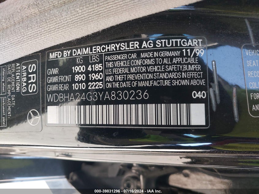 2000 Mercedes-Benz C 230 Kompressor VIN: WDBHA24G3YA830236 Lot: 39831296