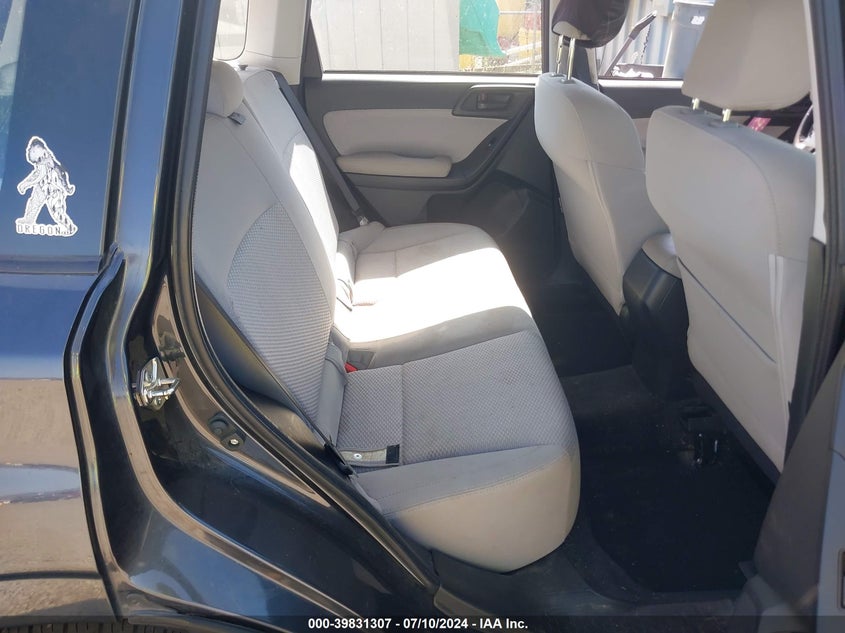 VIN JF2SJAAC2JG510462 2018 SUBARU FORESTER 2.5I