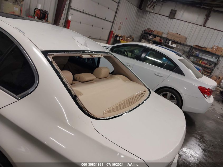 2012 BMW 528I xDrive VIN: WBAXH5C50CDW11149 Lot: 39831681