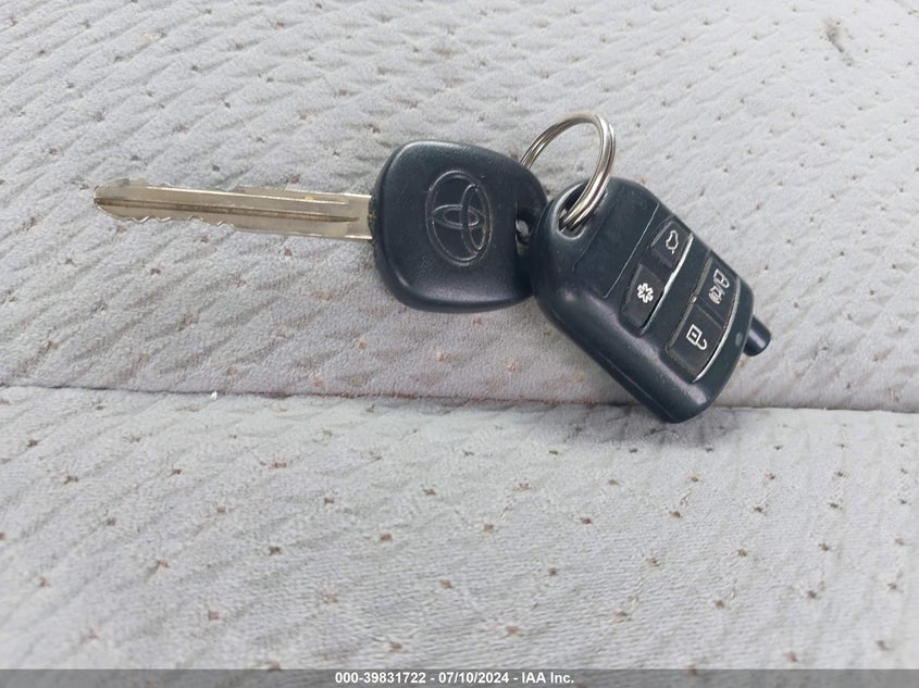 2011 Toyota Sienna Le V6 VIN: 5TDKK3DC5BS116030 Lot: 39831722