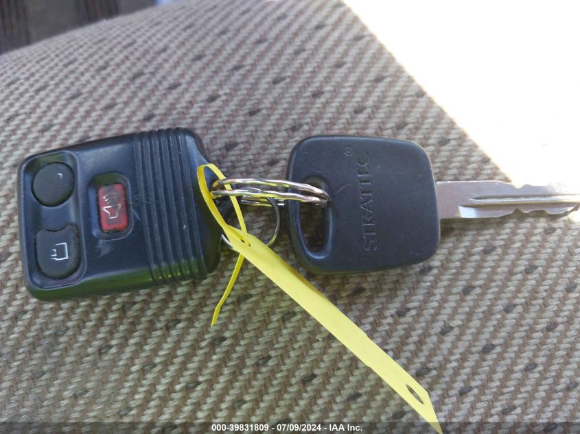 2001 Ford Explorer Xls VIN: 1FMZU72E51ZA69451 Lot: 39831809