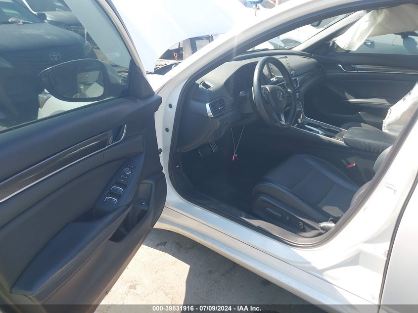 VIN 1HGCV1F30JA043000 2018 HONDA ACCORD SPORT