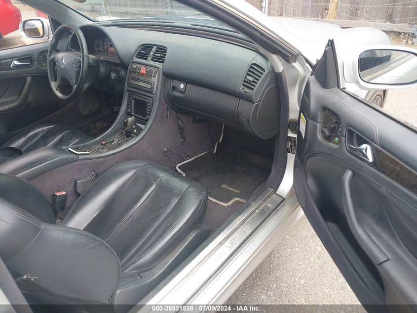 2002 Mercedes-Benz Clk 55 Amg VIN: WDBLK74G52T100067 Lot: 39831938