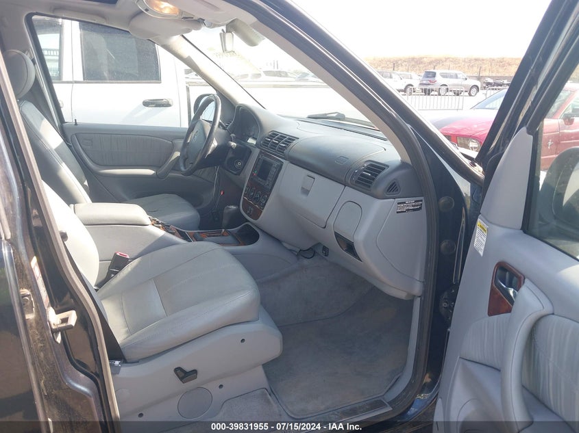 2001 Mercedes-Benz Ml 320 VIN: 4JGAB54E11A274753 Lot: 39831955
