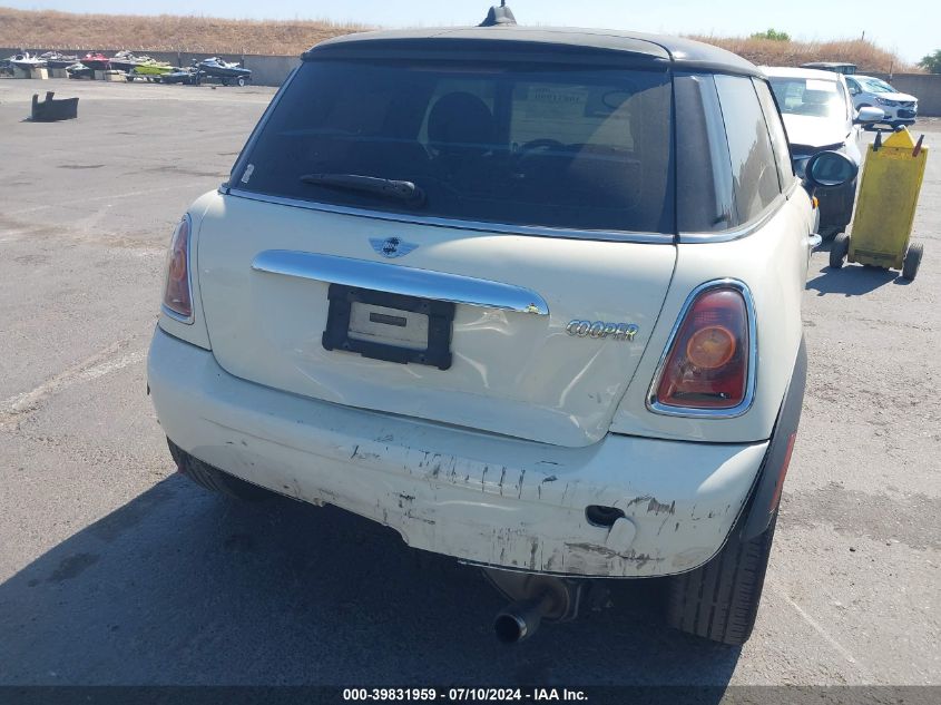 2008 Mini Cooper VIN: WMWMF33518TT62886 Lot: 39831959