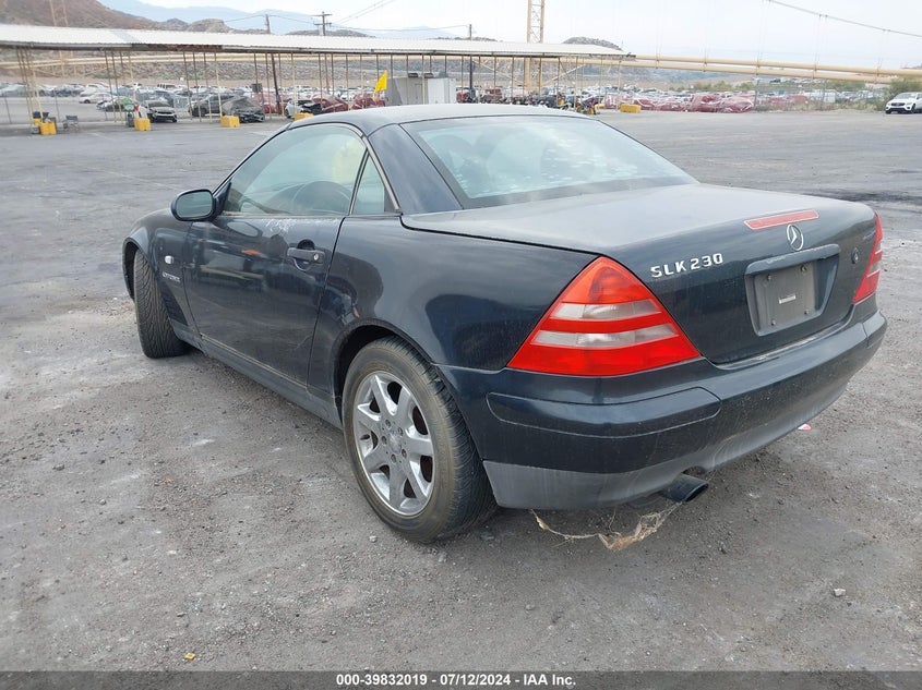 1998 Mercedes-Benz Slk 230 VIN: WDBKK47F1WF060961 Lot: 39832019