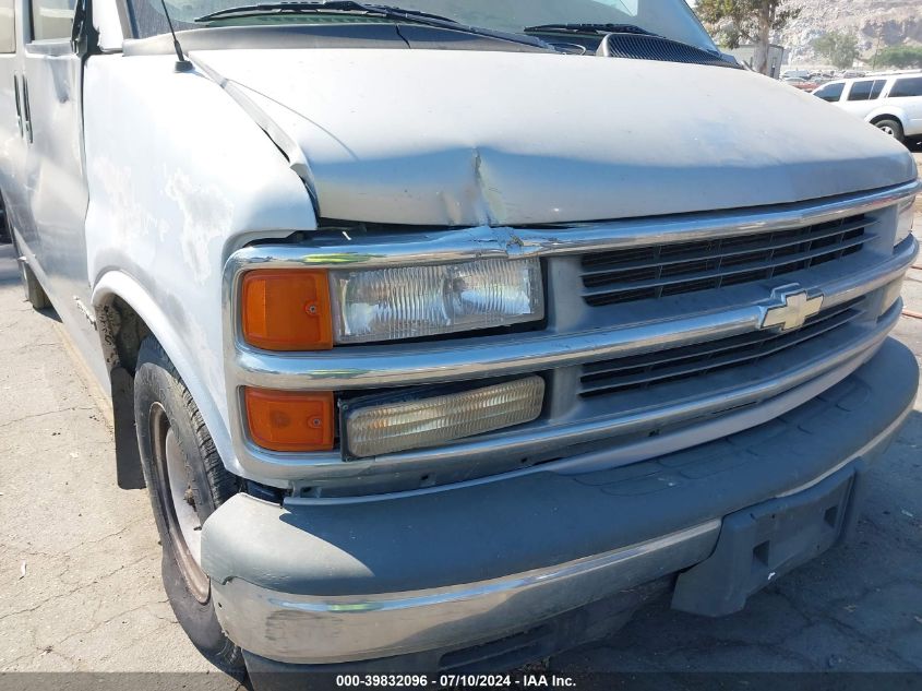 1998 Chevrolet Chevy Van G2500 VIN: 1GCFG25W8W1022877 Lot: 39832096