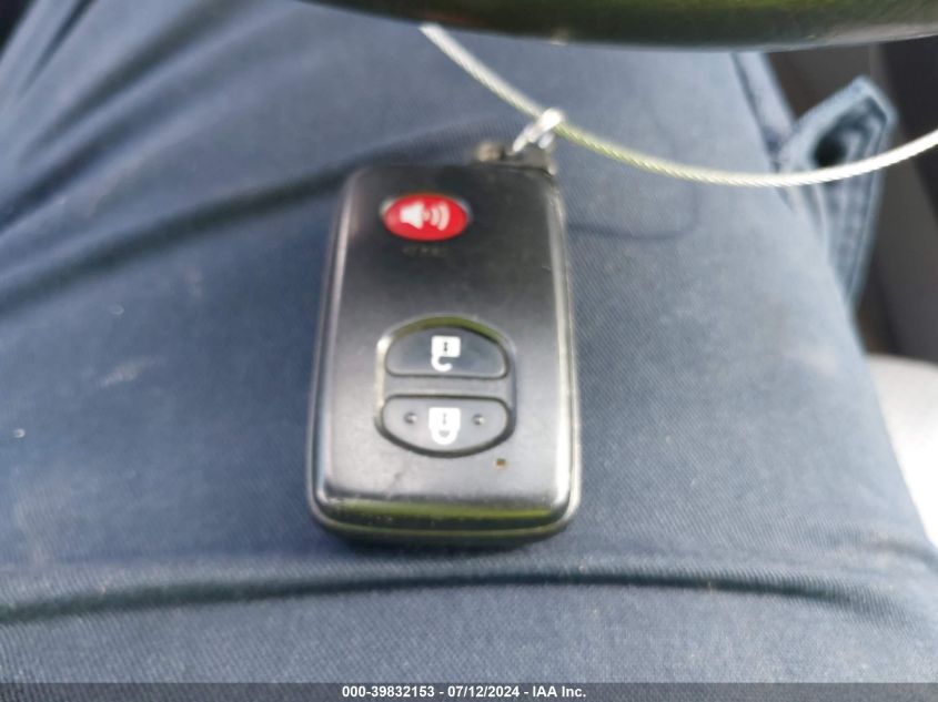 2010 Toyota Rav4 Limited VIN: 2T3YF4DV2AW051785 Lot: 39832153