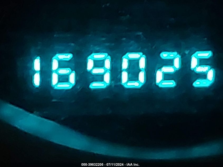 2007 Jeep Wrangler Unlimited Sahara VIN: 1J8GA59117L210886 Lot: 39832205