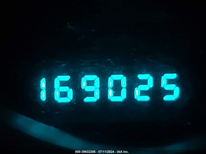 2007 Jeep Wrangler Unlimited Sahara VIN: 1J8GA59117L210886 Lot: 39832205