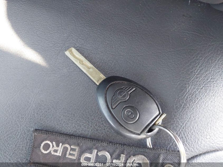 2004 Mini Cooper VIN: WMWRC334X4TJ57678 Lot: 39832231