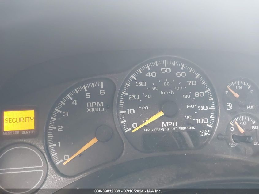 2001 Chevrolet Tahoe C1500 VIN: 1GNEC13T31J164497 Lot: 39832389