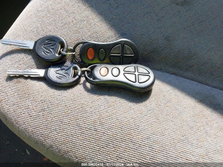 2002 Dodge Grand Caravan El VIN: 2B4GP343X2R780451 Lot: 39832418