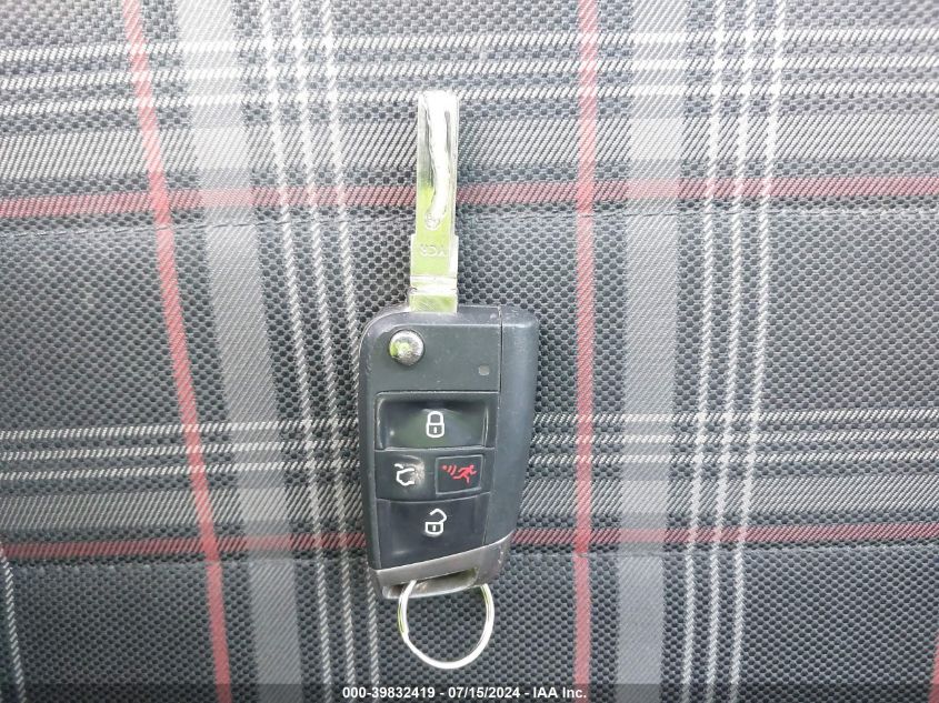 2015 Volkswagen Gti VIN: 3VW447AU8FM061762 Lot: 39832419