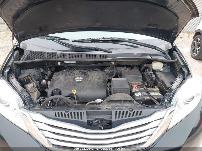 2017 Toyota Sienna Xle 8 Passenger VIN: 5TDYZ3DC6HS851596 Lot: 39832613
