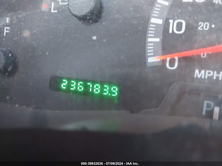 2002 Ford F-150 Xl/Xlt VIN: 1FTRF17252NB23222 Lot: 39832636