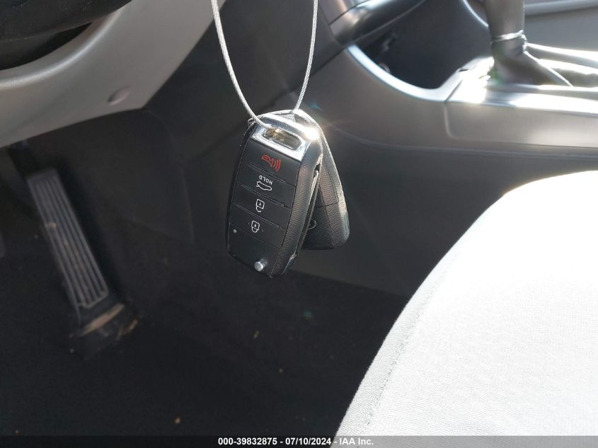 2015 Kia Optima Lx VIN: 5XXGM4A72FG486825 Lot: 39832875