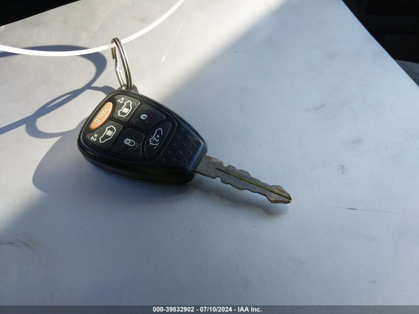 2005 Chrysler Town & Country Touring VIN: 2C4GP54LX5R112541 Lot: 39832902