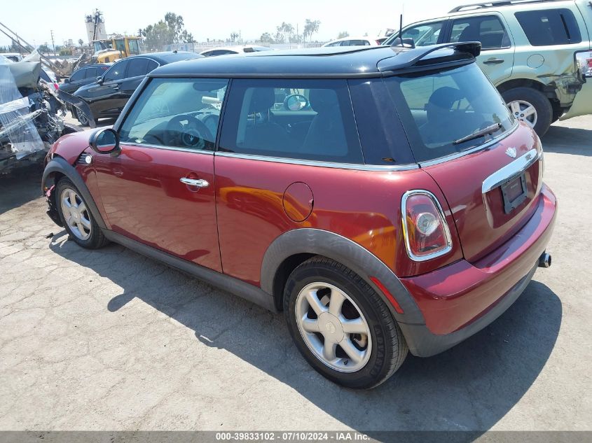 2009 Mini Cooper VIN: WMWMF33509TW70892 Lot: 39833102