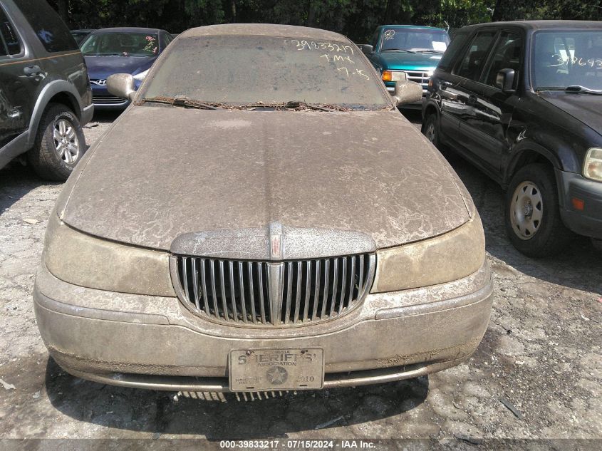 2000 Lincoln Town Car Executive VIN: 1LNHM81W1YY869627 Lot: 39833217