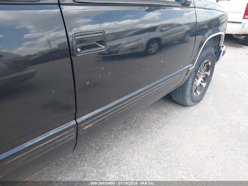 1993 Chevrolet Gmt-400 C1500 VIN: 2GCEC19K6P1257749 Lot: 39833493