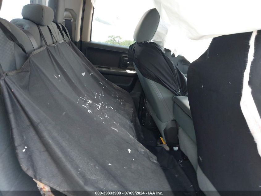 2019 Ram 1500 Classic Express Quad Cab 4X4 6'4 Box VIN: 1C6RR7FG6KS522818 Lot: 39833909