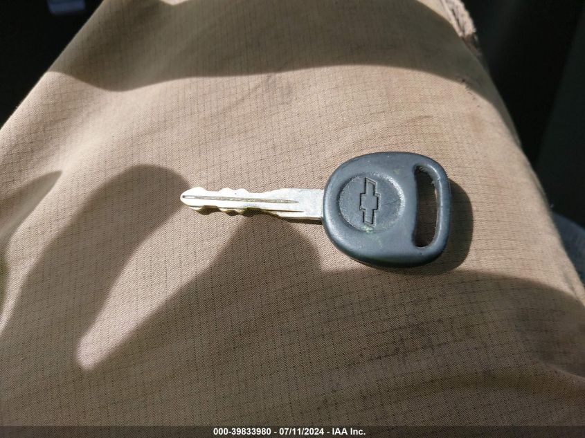 2006 Chevrolet Express Ls VIN: 1GAHG39U861102261 Lot: 39833980