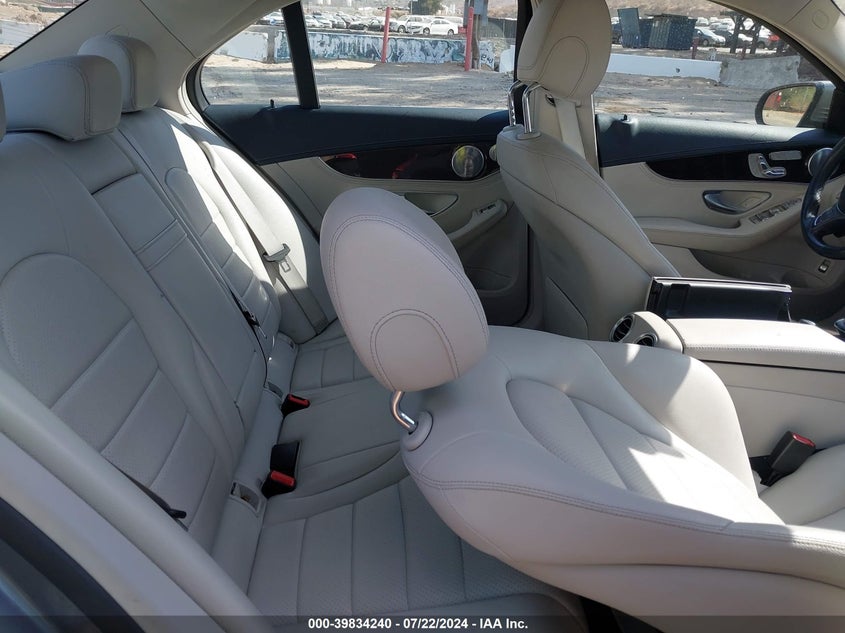 2015 Mercedes-Benz C 300 Luxury/Sport VIN: 55SWF4JB7FU053058 Lot: 39834240