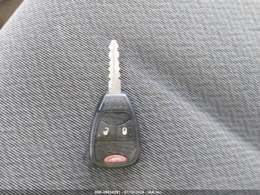 2005 Chrysler Town & Country Lx VIN: 2C4GP44R15R229407 Lot: 39834291