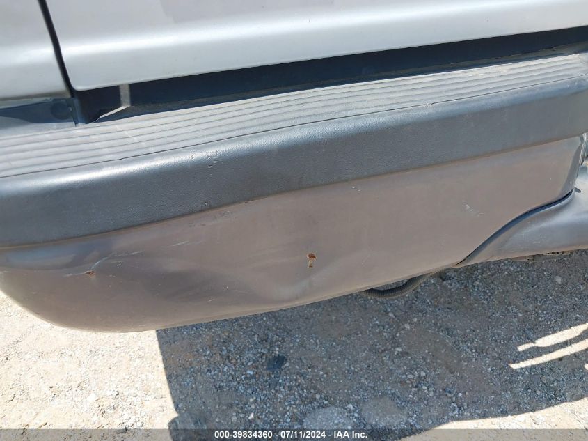 2000 Ford Expedition Xlt VIN: 1FMRU1567YLC34303 Lot: 39834360