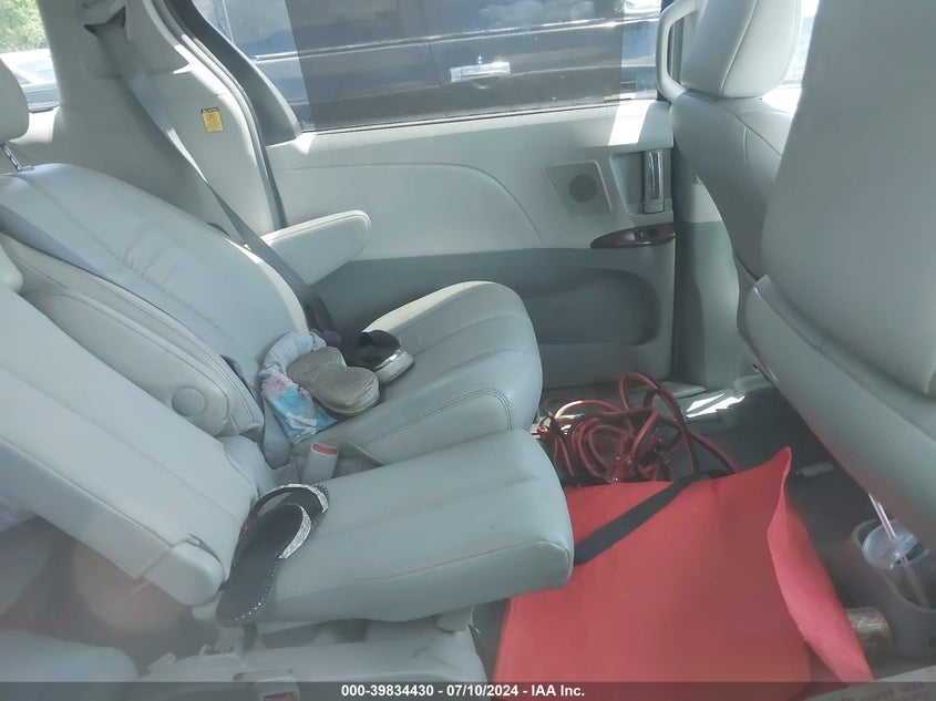 2011 Toyota Sienna Xle V6 VIN: 5TDYK3DC3BS003025 Lot: 39834430